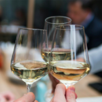 Brindis refrescante: Los vinos espumosos y frescos de la distinguida Bodega Era